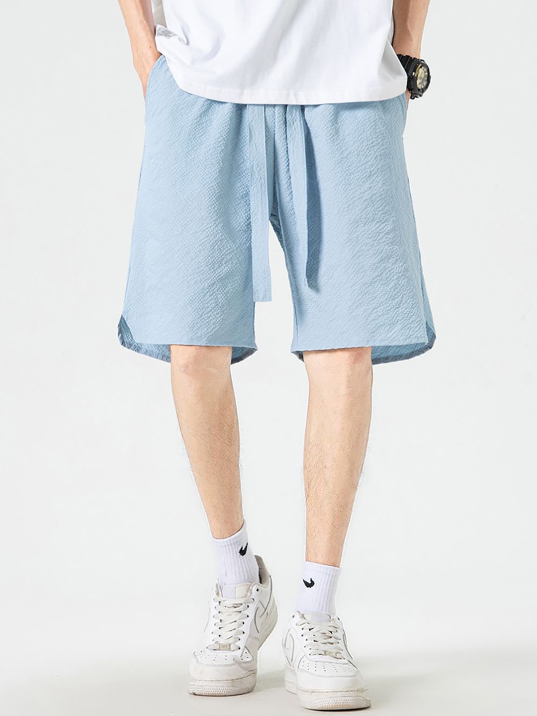 

StyleCast x Revolte Men Mid-Rise Loose Fit Shorts, Blue