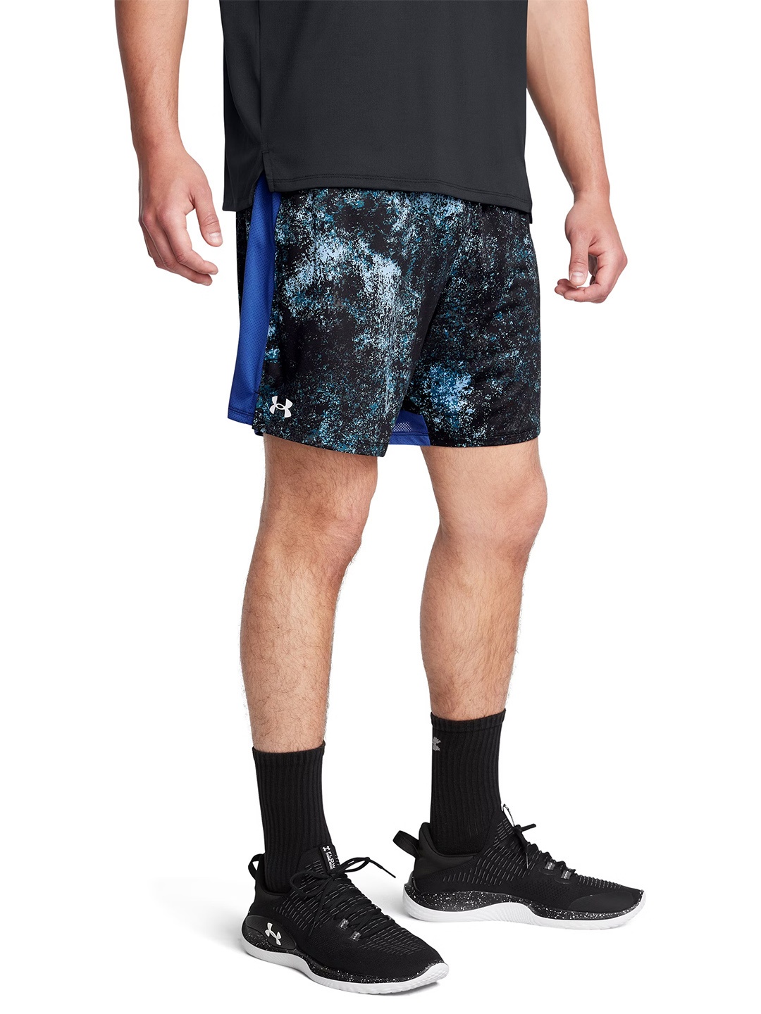 

UNDER ARMOUR Men Tech Vent 7 Inch Printed Training Shorts, Blue