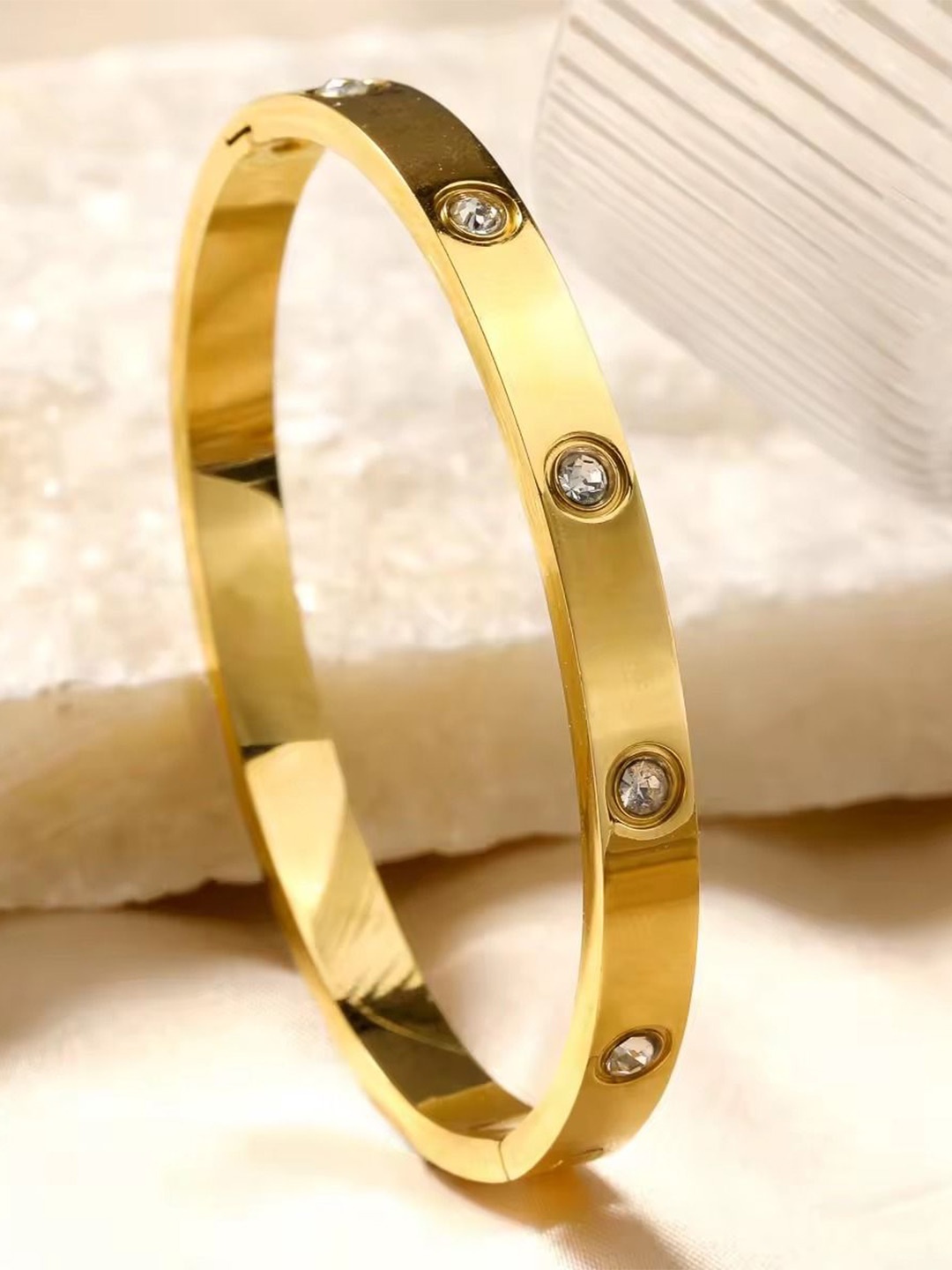 

DIVASTRI Women Antique Gold-Plated Kada Bracelet