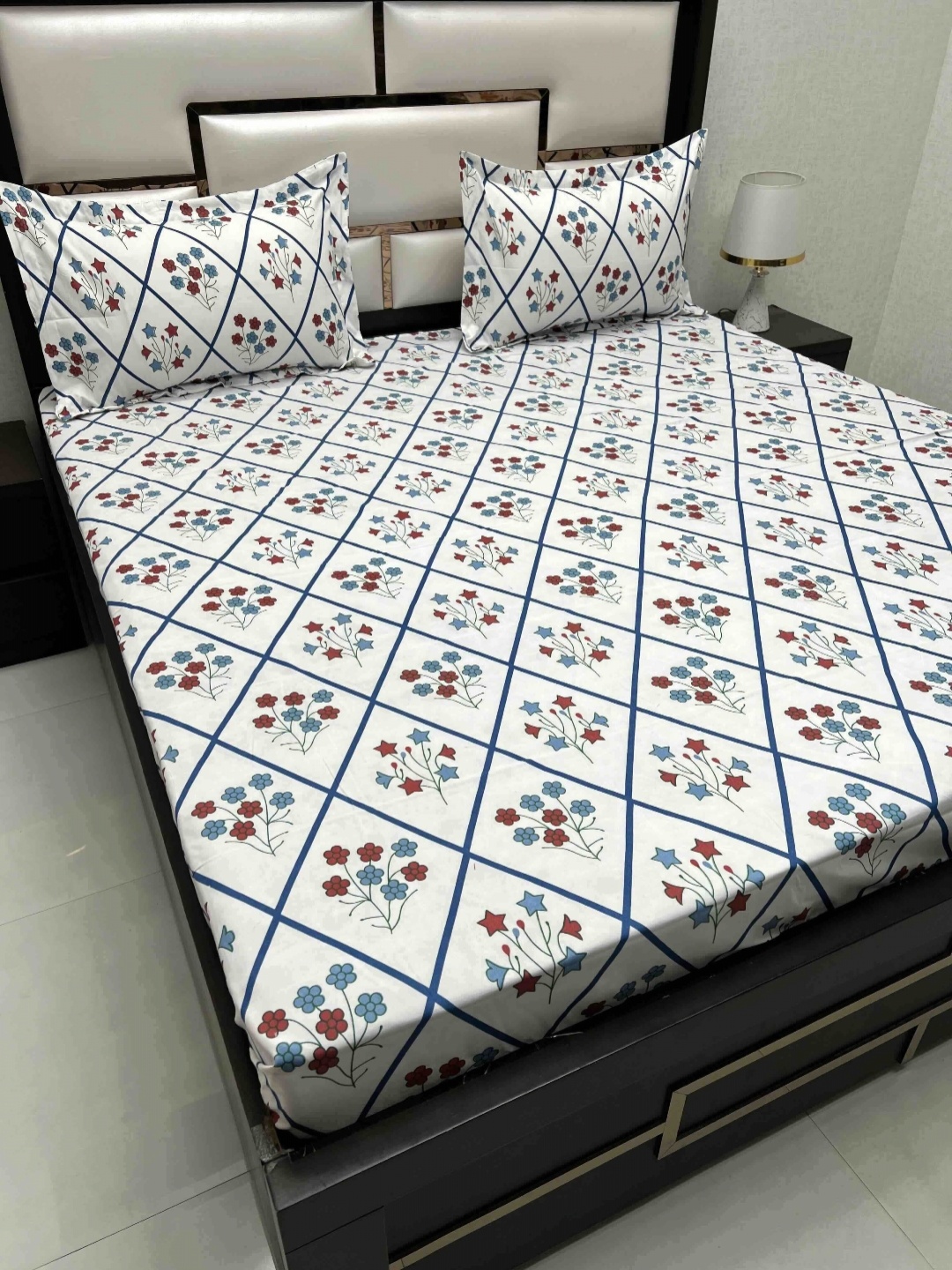 

Pure Decor Queen Size Double Bedsheet With 2 Pillow Covers 2.28m X 2.54m, White