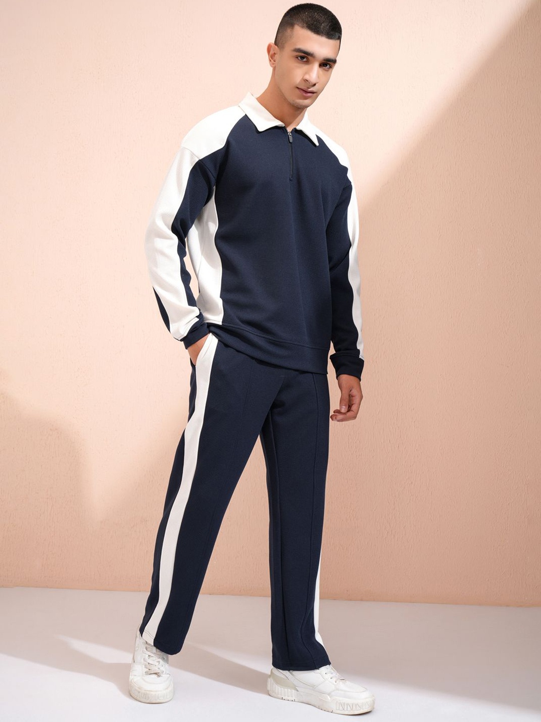 

HIGHLANDER Colourblocked Polo Collar Long Sleeves T-Shirt With Trouser, Navy blue