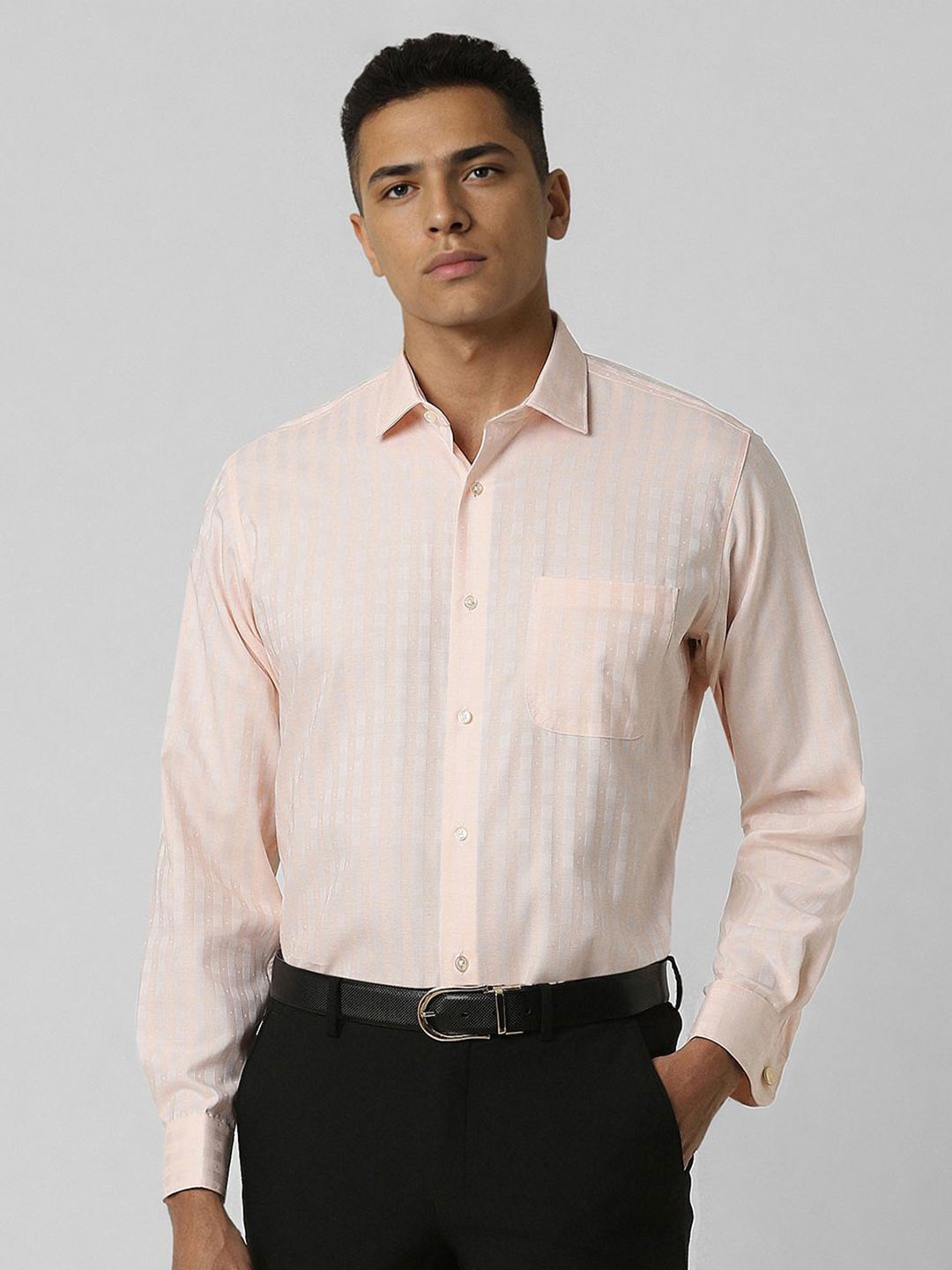 

Van Heusen Men Opaque Formal Shirt, Peach