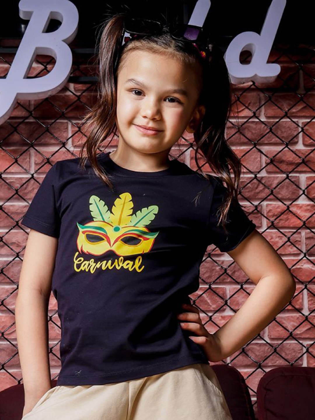 

ONE SKY Girls Printed Applique T-shirt, Black