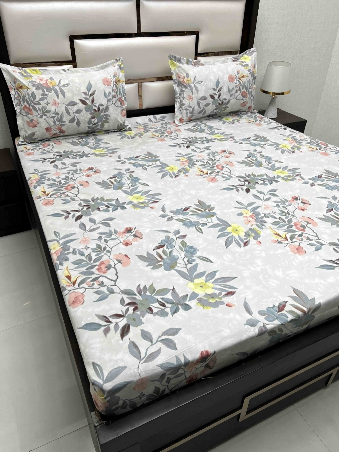 

Pure Decor Queen Size Double Bedsheet With 2 Pillow Covers 2.28m X 2.54m, White