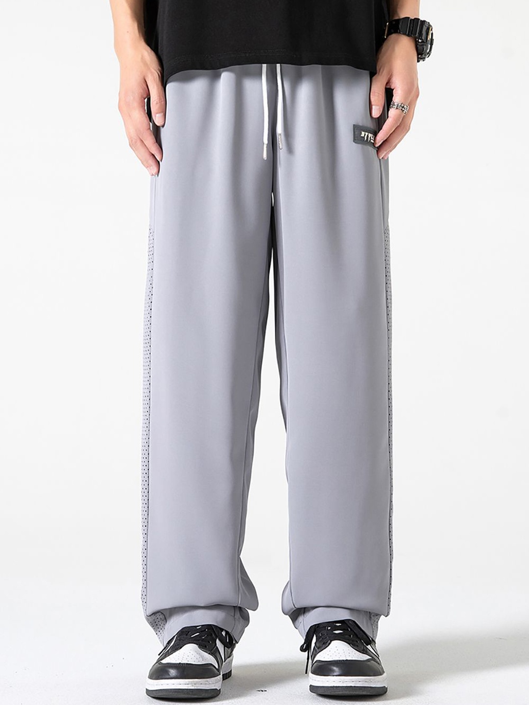 

StyleCast x Revolte Men Loose Fit Mid-Rise Trousers, Grey