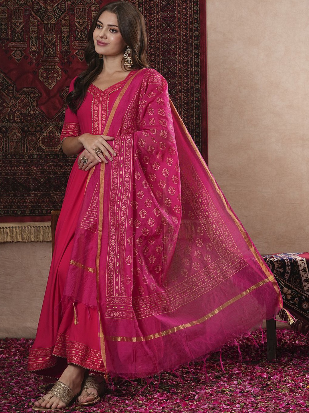 

GoSriKi Floral Printed Panelled Gotta Patti Kurta with Trouser & Dupatta, Pink
