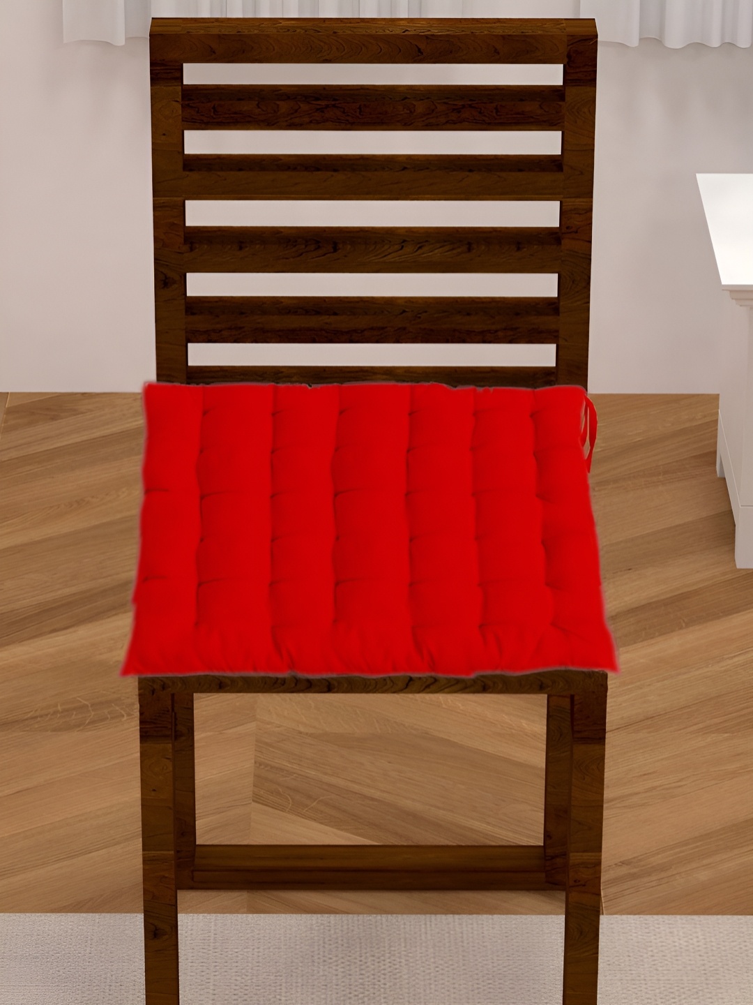 

Lushomes Red Square Chair Pad