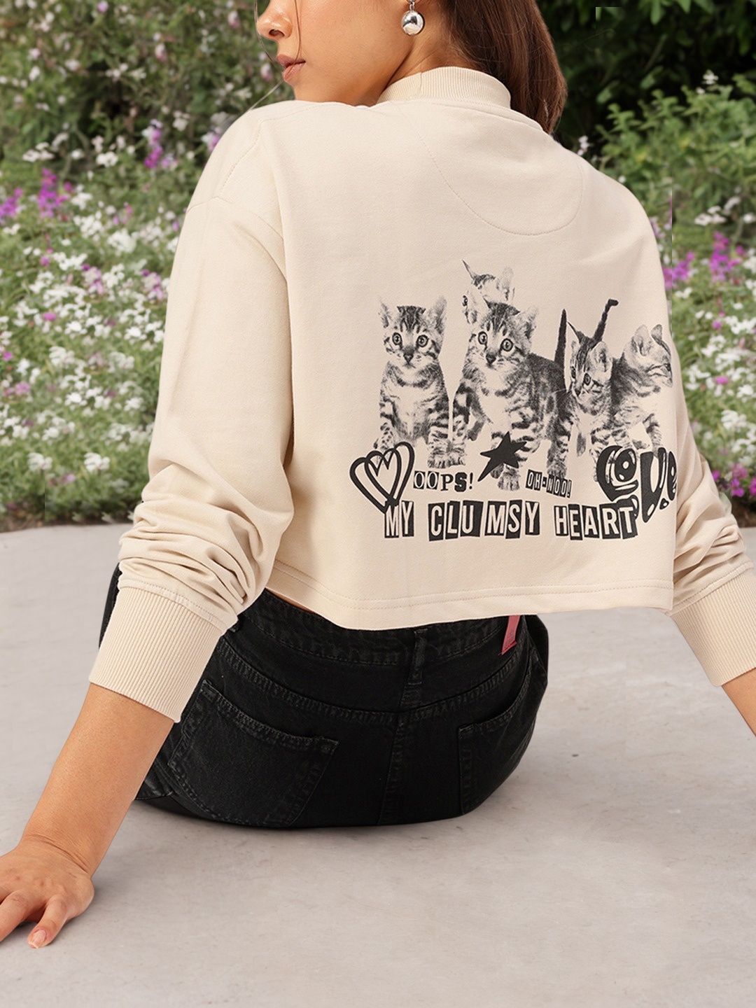 

DressBerry Cat Woman Boxy Crop Sweatshirt, Beige