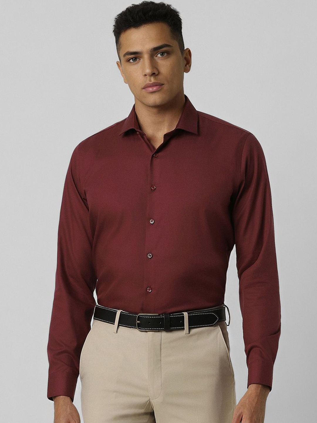 

Van Heusen Men Slim Fit Opaque Formal Shirt, Maroon