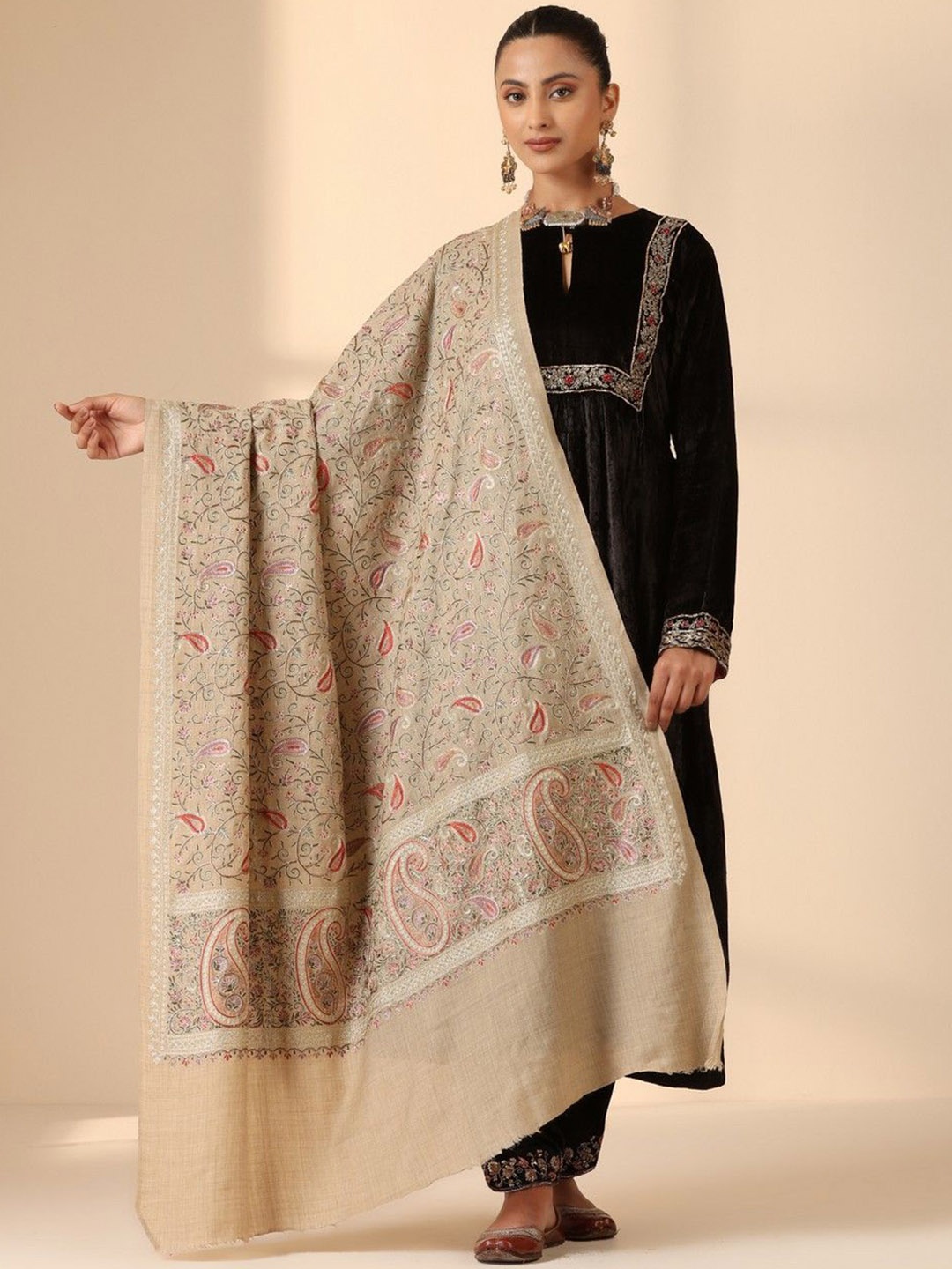 

DUSALA INDIA Women Shawl, Beige