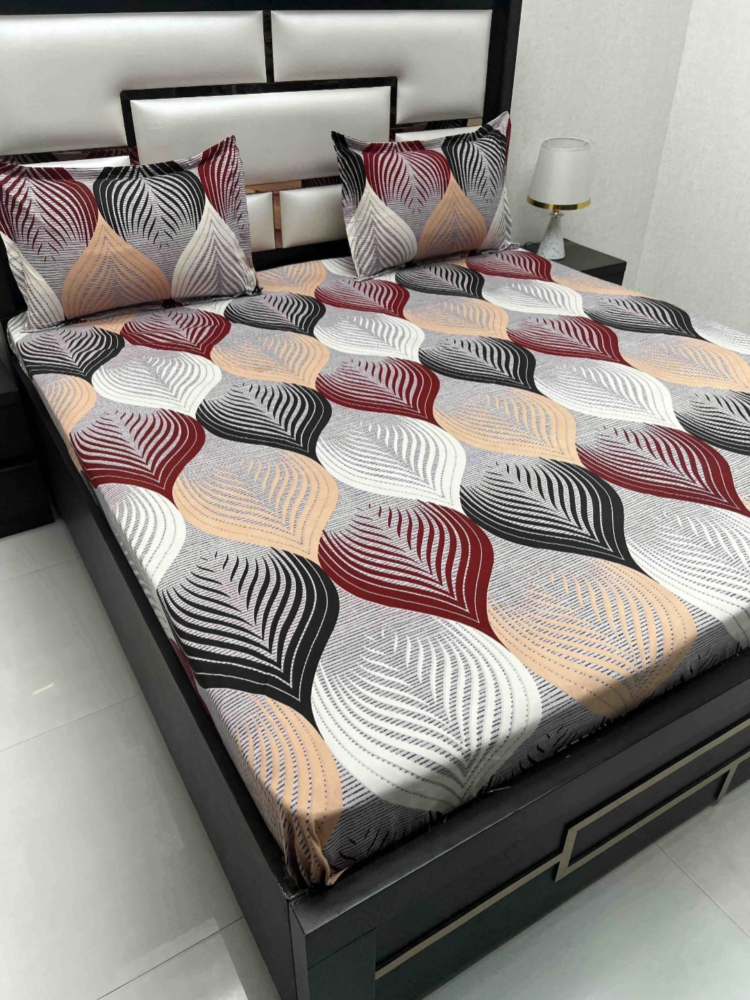 

Pure Decor Queen Size Double Bedsheet With 2 Pillow Covers 2.28m X 2.54m, Red