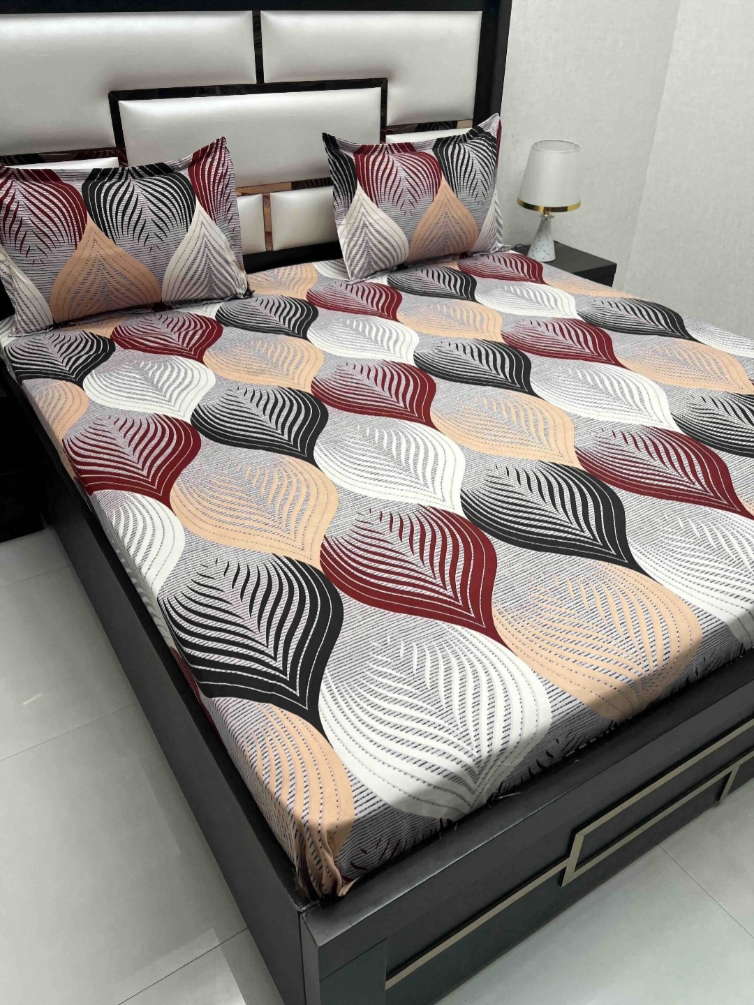 

Pure Decor Queen Size Double Bedsheet With 2 Pillow Covers 2.28m X 2.54m, Red