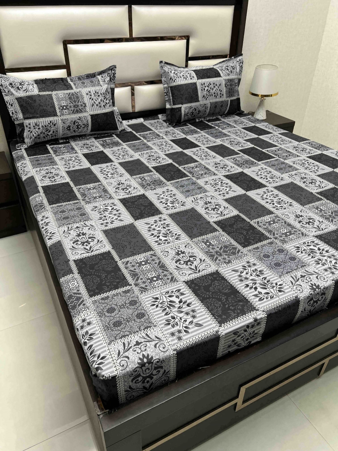 

Pure Decor Velar Sib Black Printed 230 TC Pure Cotton King Bedsheet Set 2.75 m x 2.75 m