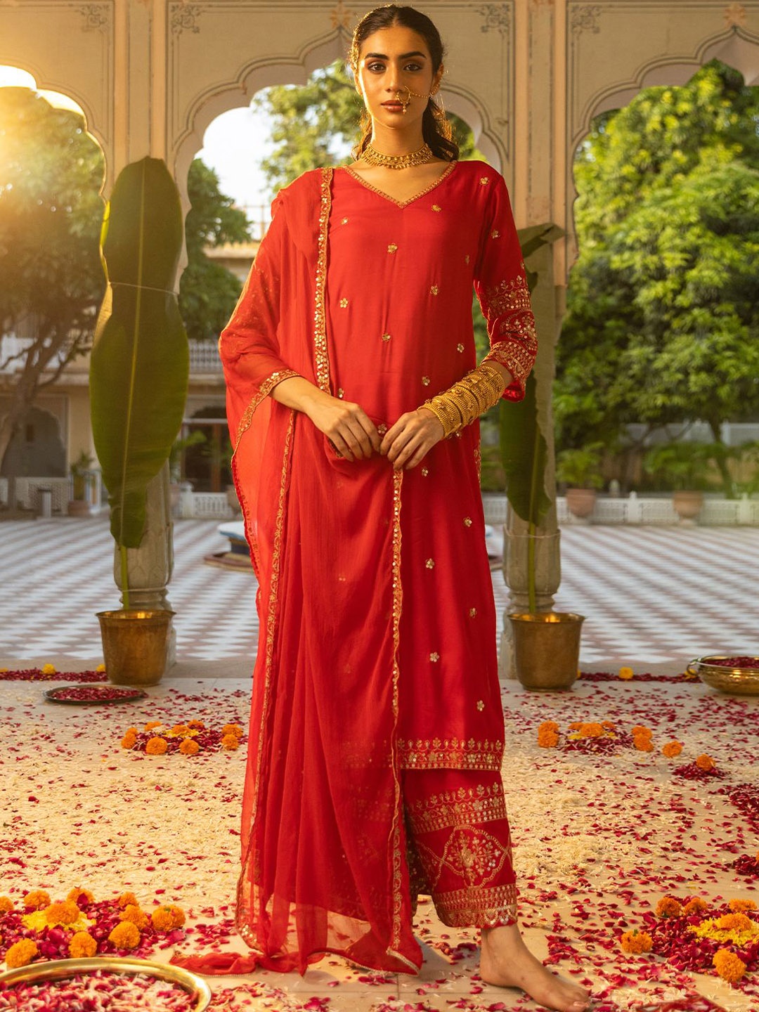 

FASHOR Floral Embroidered Sequinned Kurta with Palazzo & Dupatta, Red