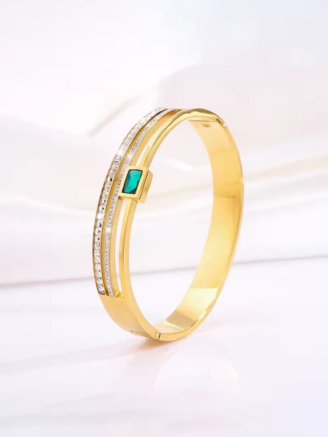 

DIVASTRI Women Antique Gold-Plated Kada Bracelet