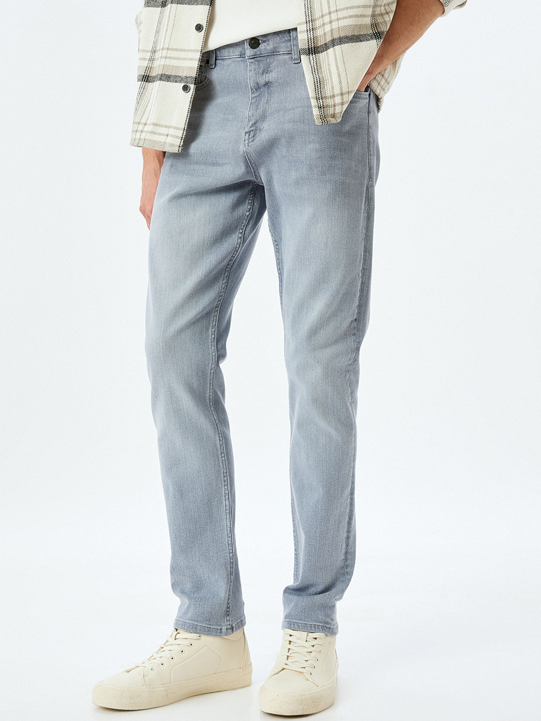 

Koton Men Regular Fit Mid-Rise Light Fade Jeans, Grey