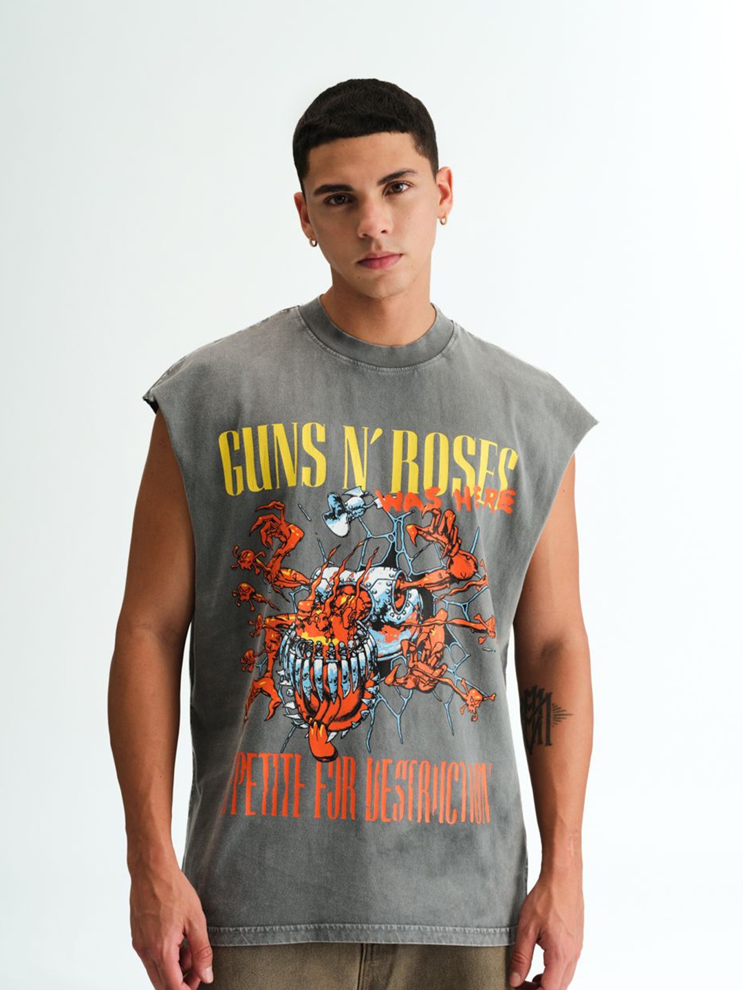 

Bonkers Corner Men Extended Sleeves Monochrome Pockets T-shirt, Grey