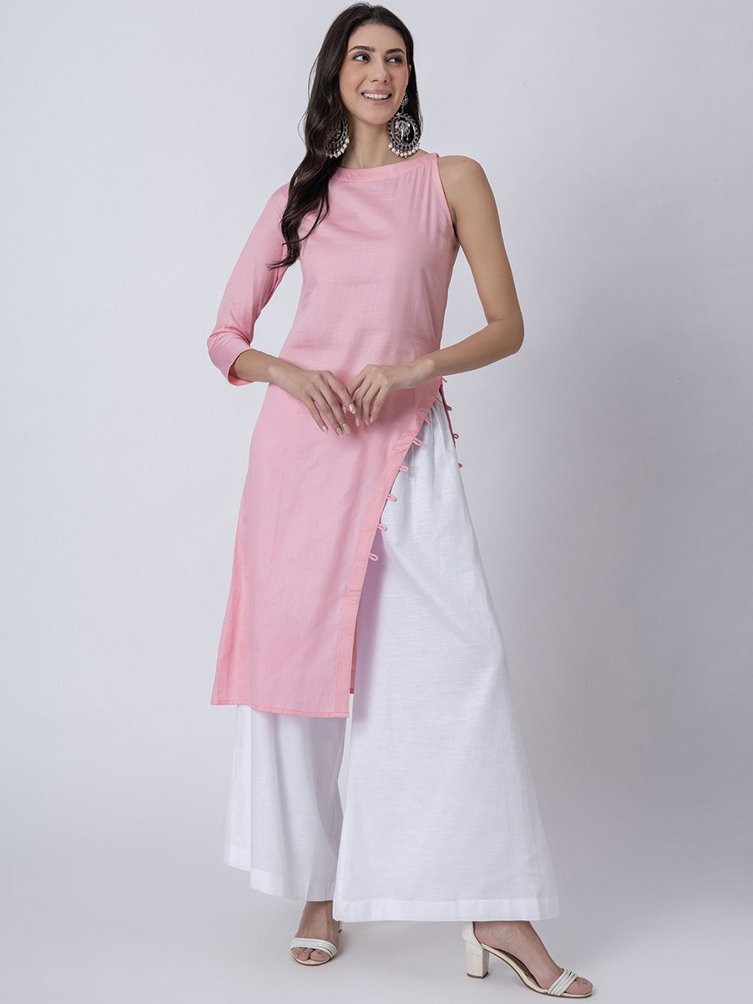 

Moomaya Round Neck Long Sleeves A-Line Pure Cotton Kurta with Palazzo, Pink