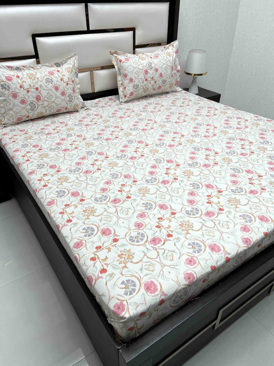

Pure Decor Queen Size Double Bedsheet With 2 Pillow Covers 2.28m X 2.54m, White