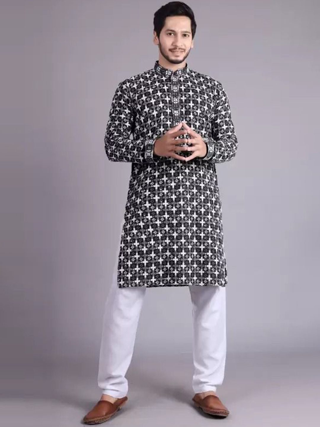 

ALMORA Men Geometric Embroidered Flared Sleeves Thread Work Kurta, Black