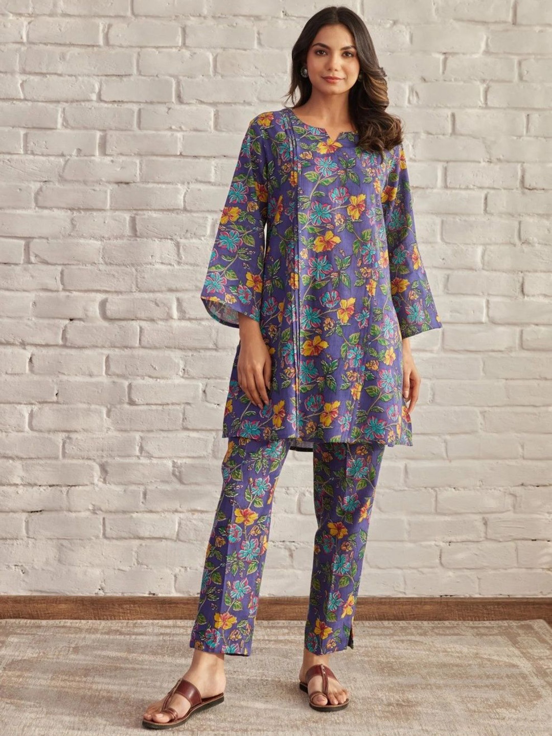 

DressBerry Blue Floral Printed Round Neck Three-Quarter Sleeves Top With Trouser