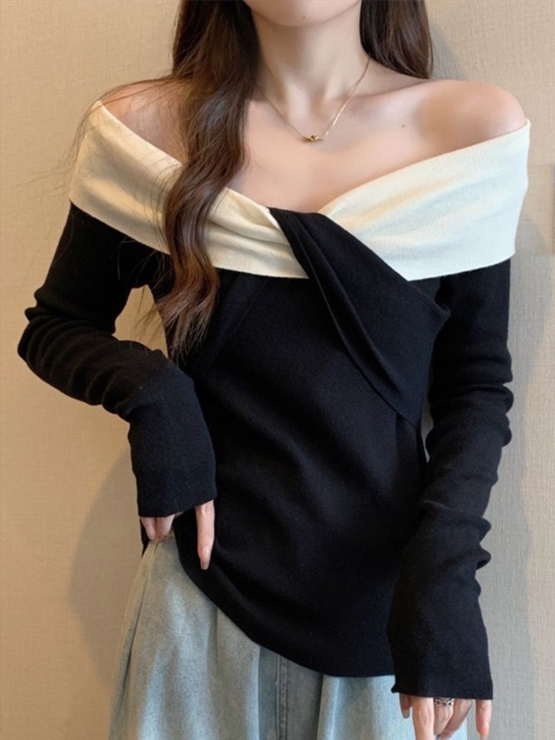 

StyleCast Women Colourblocked Pullover Sweaters, Black