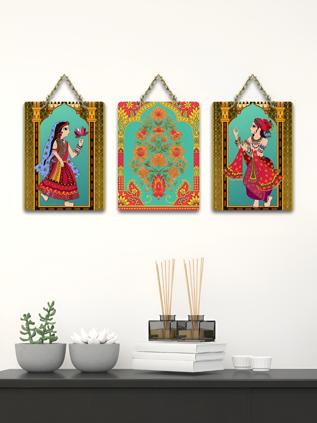 

ArtVibes Green & Red 3 Pieces Printed Wooden Wall Hangings
