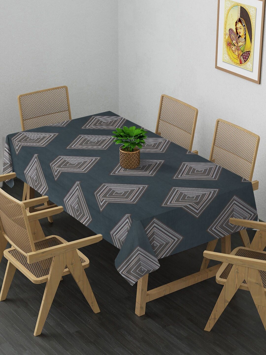 

Arrabi Grey & White Geometric Printed 8-Seater Table Cover