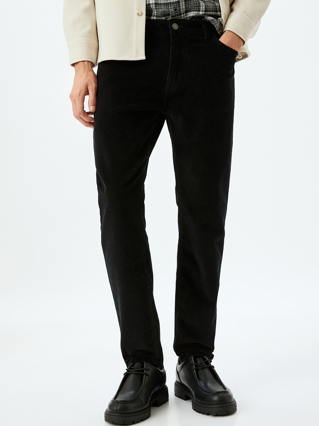 

Koton Men Regular Fit Mid-Rise Trousers, Black