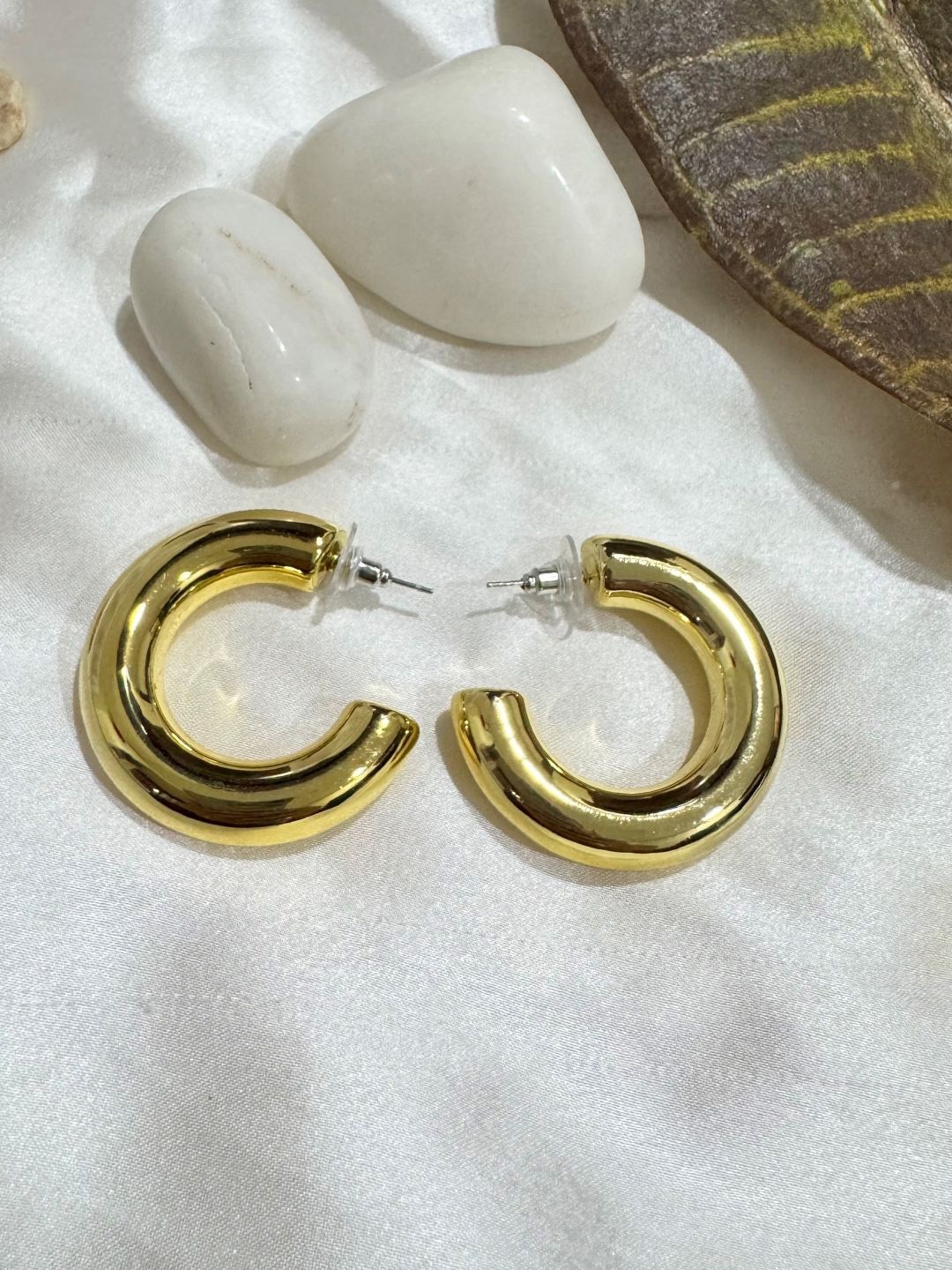 

The Jewellery Tale Contemporary Half Hoop Earrings, Gold