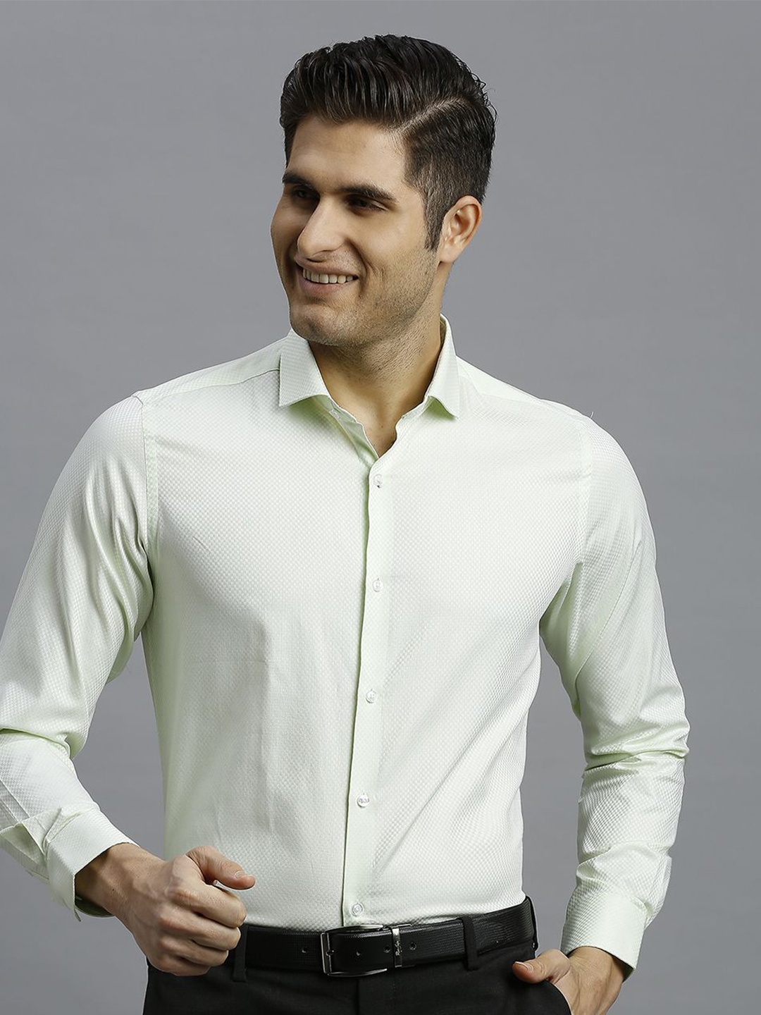 

Reid & Taylor Men Slim Fit Opaque Formal Shirt, Green