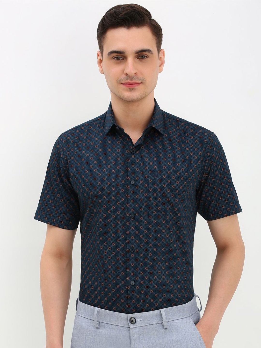 

Allen Solly Men Slim Fit Opaque Printed Formal Shirt, Navy blue