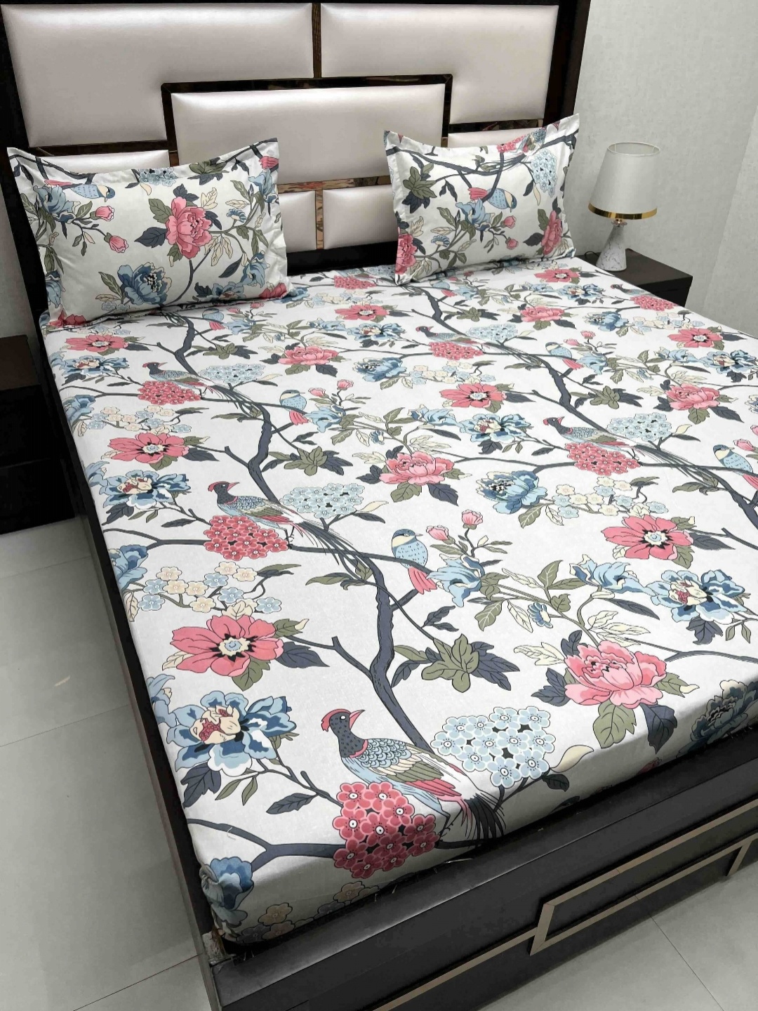 

Pure Decor Amulya Pink Printed 210 TC Microfiber Queen Bedsheet Set 2.25 m x 2.55 m