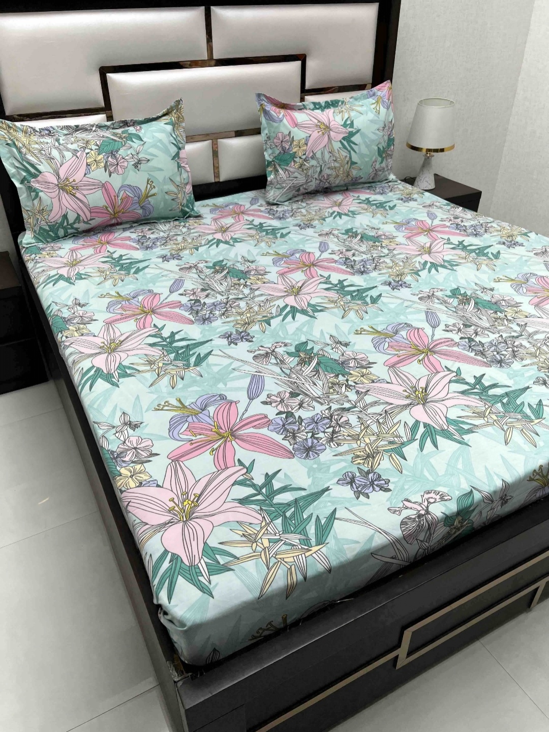 

Pure Decor Amulya Green Printed Microfiber 220 TC Queen Bedsheet Set 2.26 m x 2.54 m