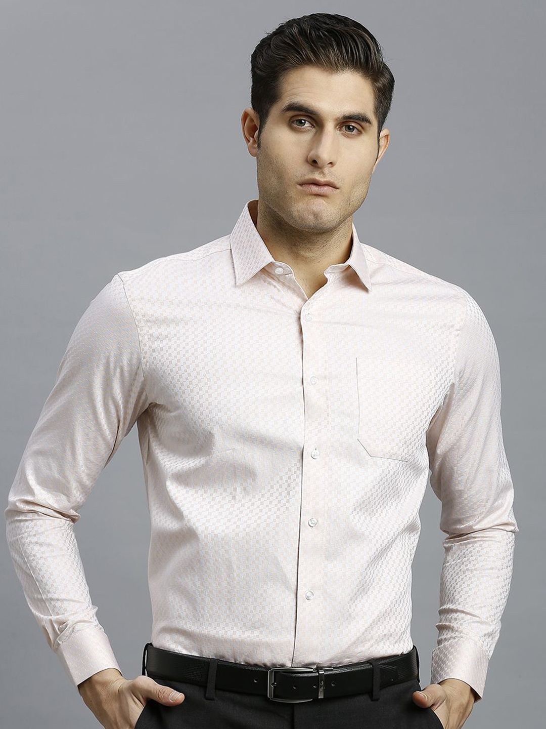 

Reid & Taylor Men Classic Opaque Formal Shirt, Peach