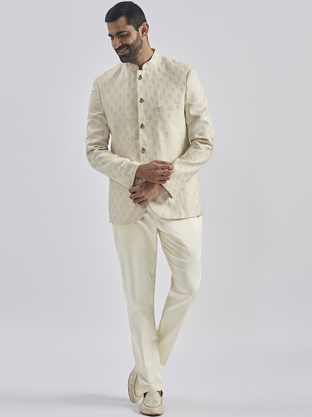 

VASTRAMAY Men Self Design Slim Fit Jodhpuri Bandhgala & Trousers Set, Gold