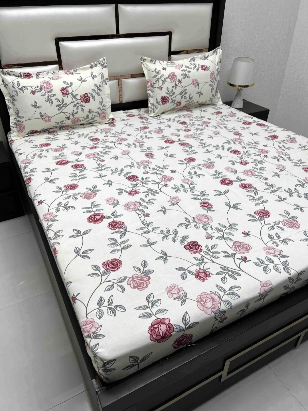 

Pure Decor Queen Size Double Bedsheet With 2 Pillow Covers 2.28m X 2.54m, White