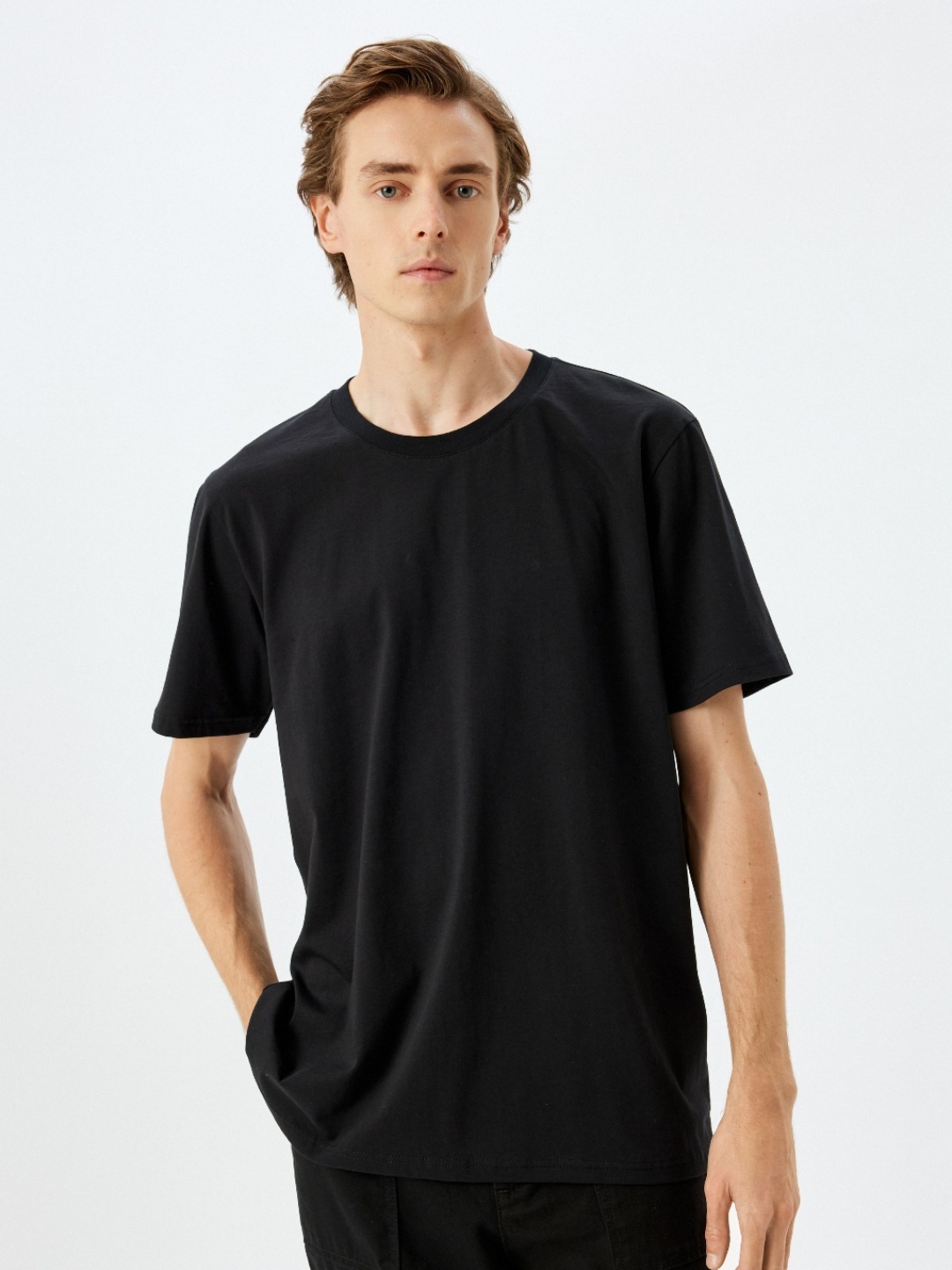 

Koton Men Solid Round Neck Cotton T-shirt, Black