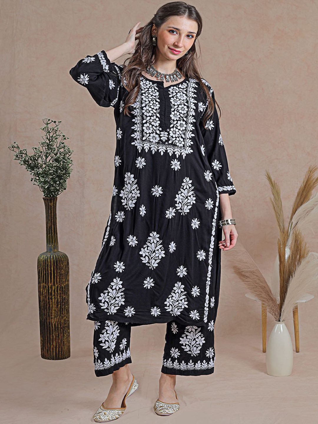 

ILLICA Floral Embroidered Pure Cotton Straight Kurta with Trousers, Black