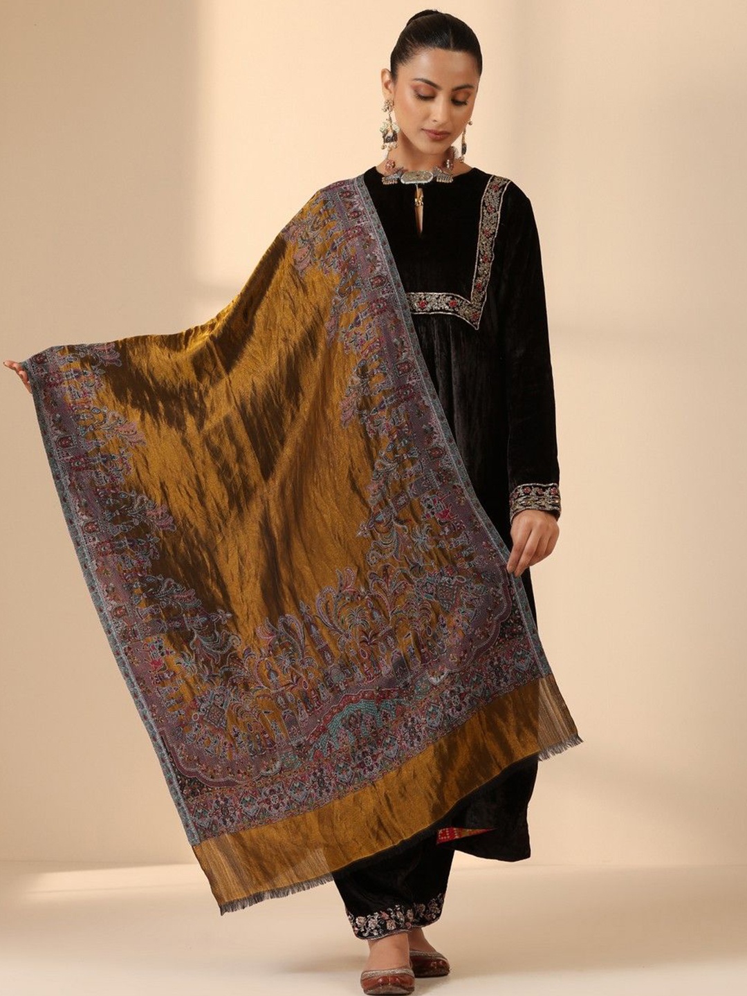 

DUSALA INDIA Women Printed Stole, Gold