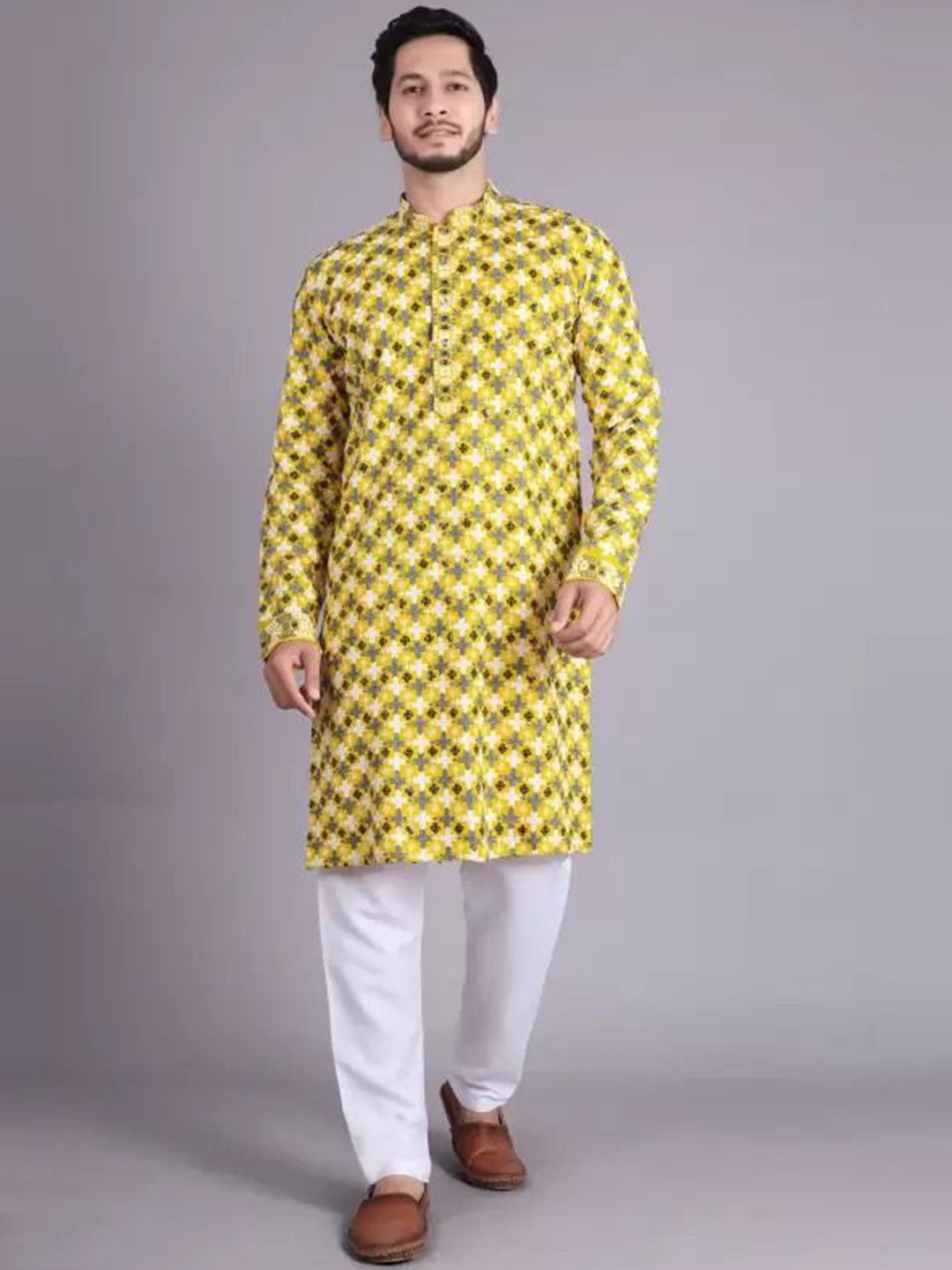 

ALMORA Men Geometric Embroidered Kurta, Yellow