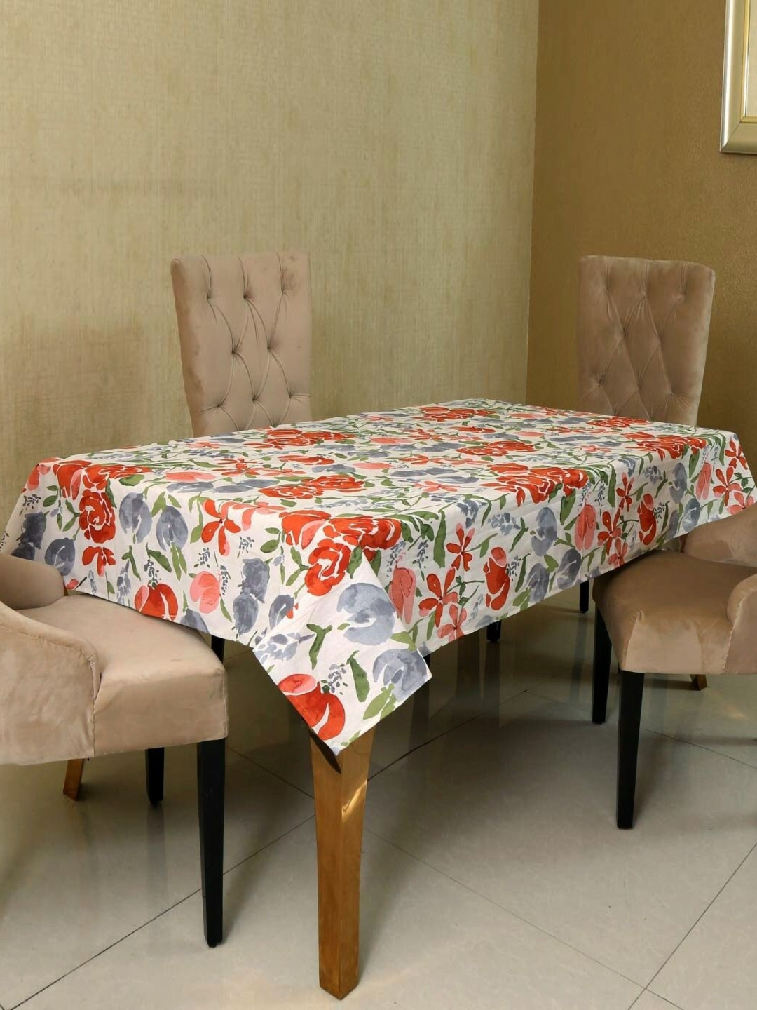 

BILBERRY Furnishing by preeti grover White Floral Cotton 6-Seater Table Cover