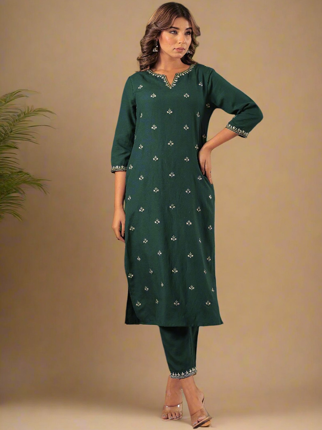 

HERE&NOW Floral Embroidered Round Neck Regular Straight Kurta With Trouser, Green