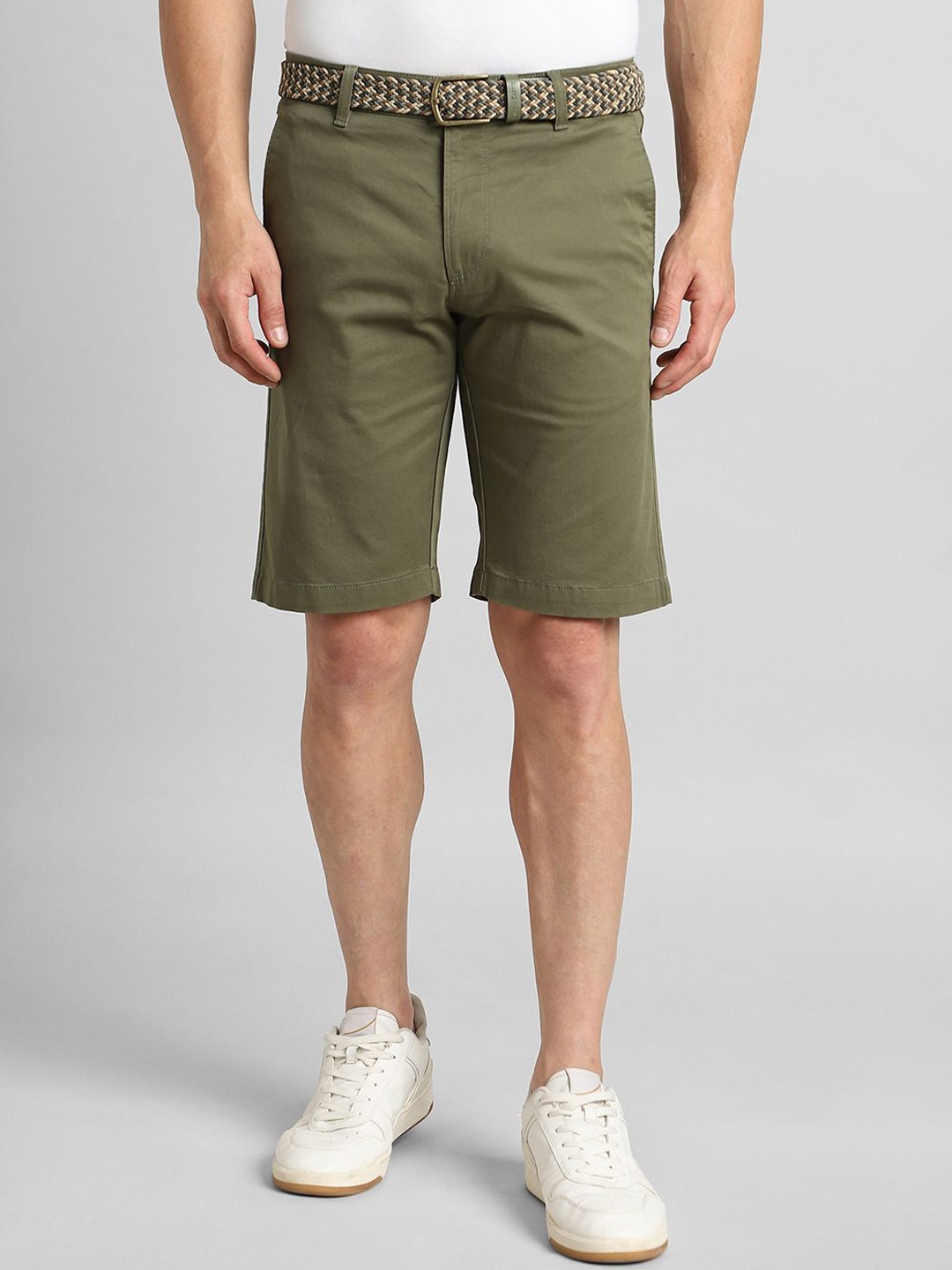 

SIMON CARTER LONDON Men Slim Fit Mid-Rise Cotton Shorts, Olive