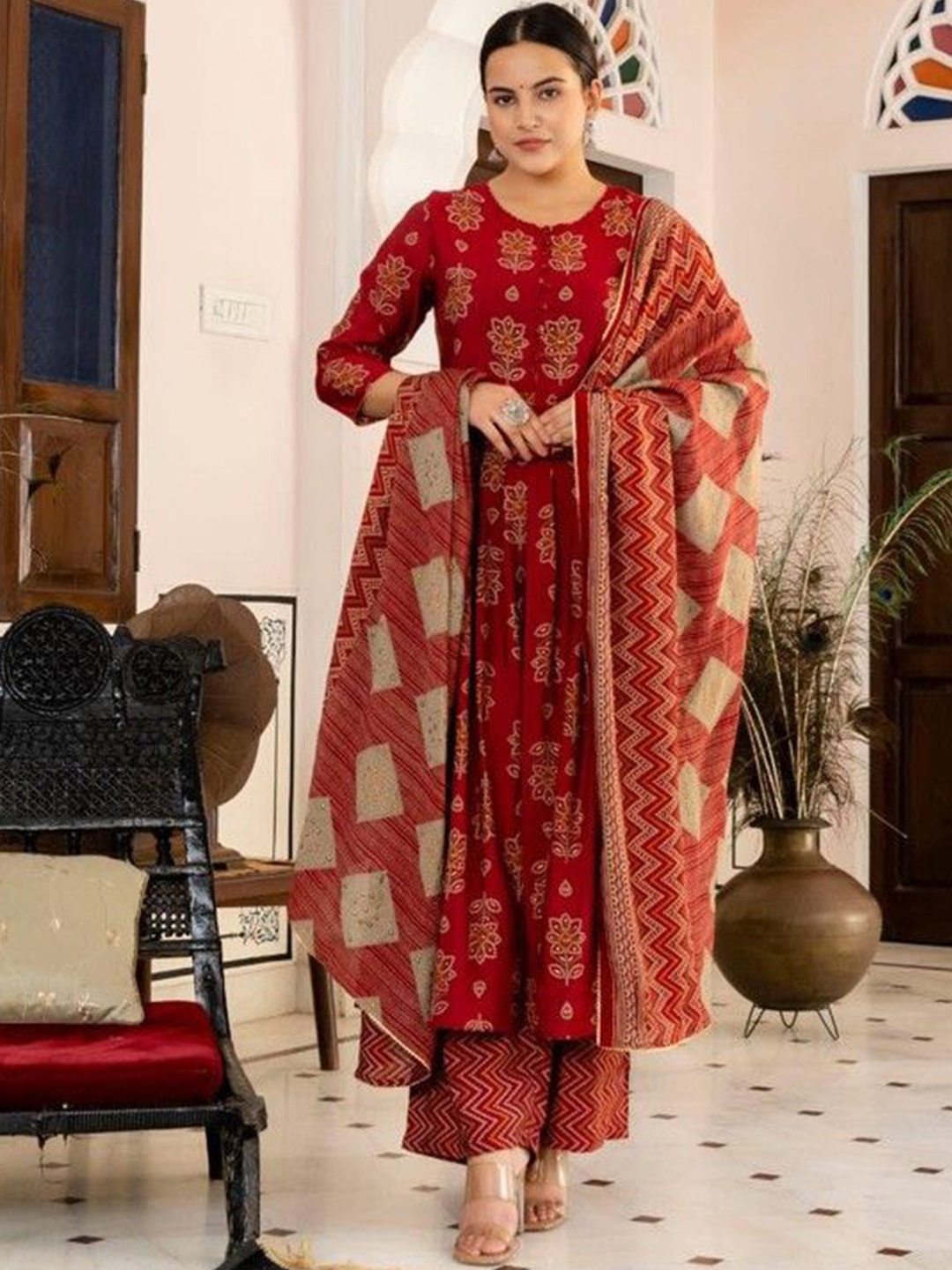 

Chandbaali Floral Printed A-Line Kurta With Trouser & Dupatta, Maroon