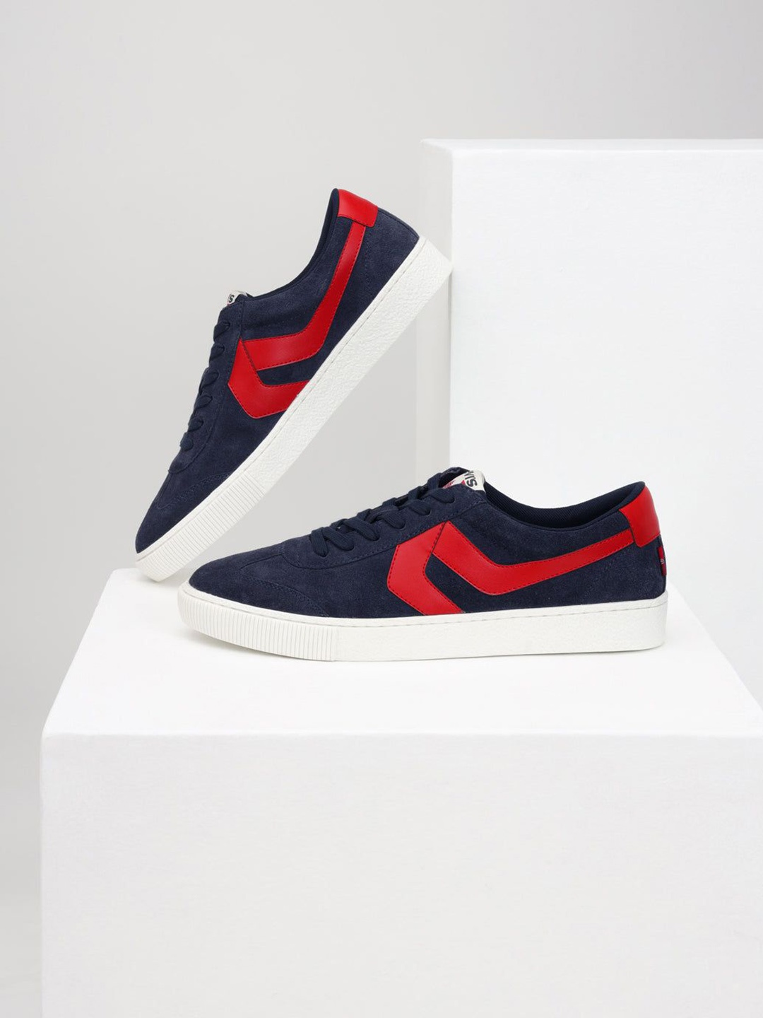 

Levis Men Colourblocked Suede Sneakers, Blue