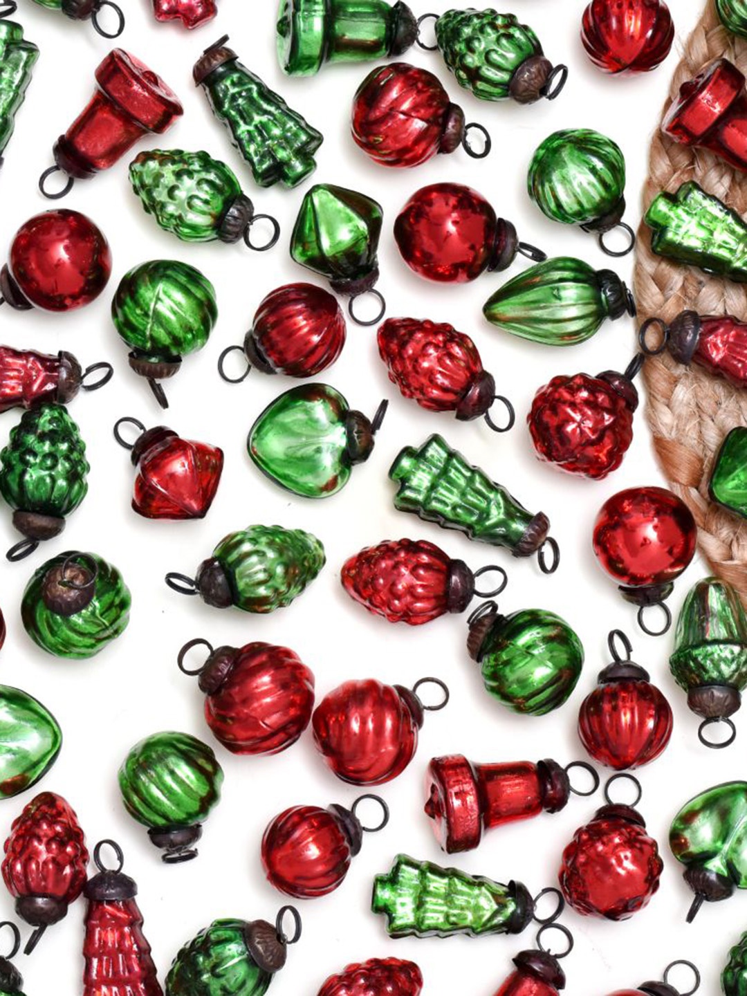 

Indianshelf 25 Pcs Green & Red Glossy Glass Christmas Tree Ornaments
