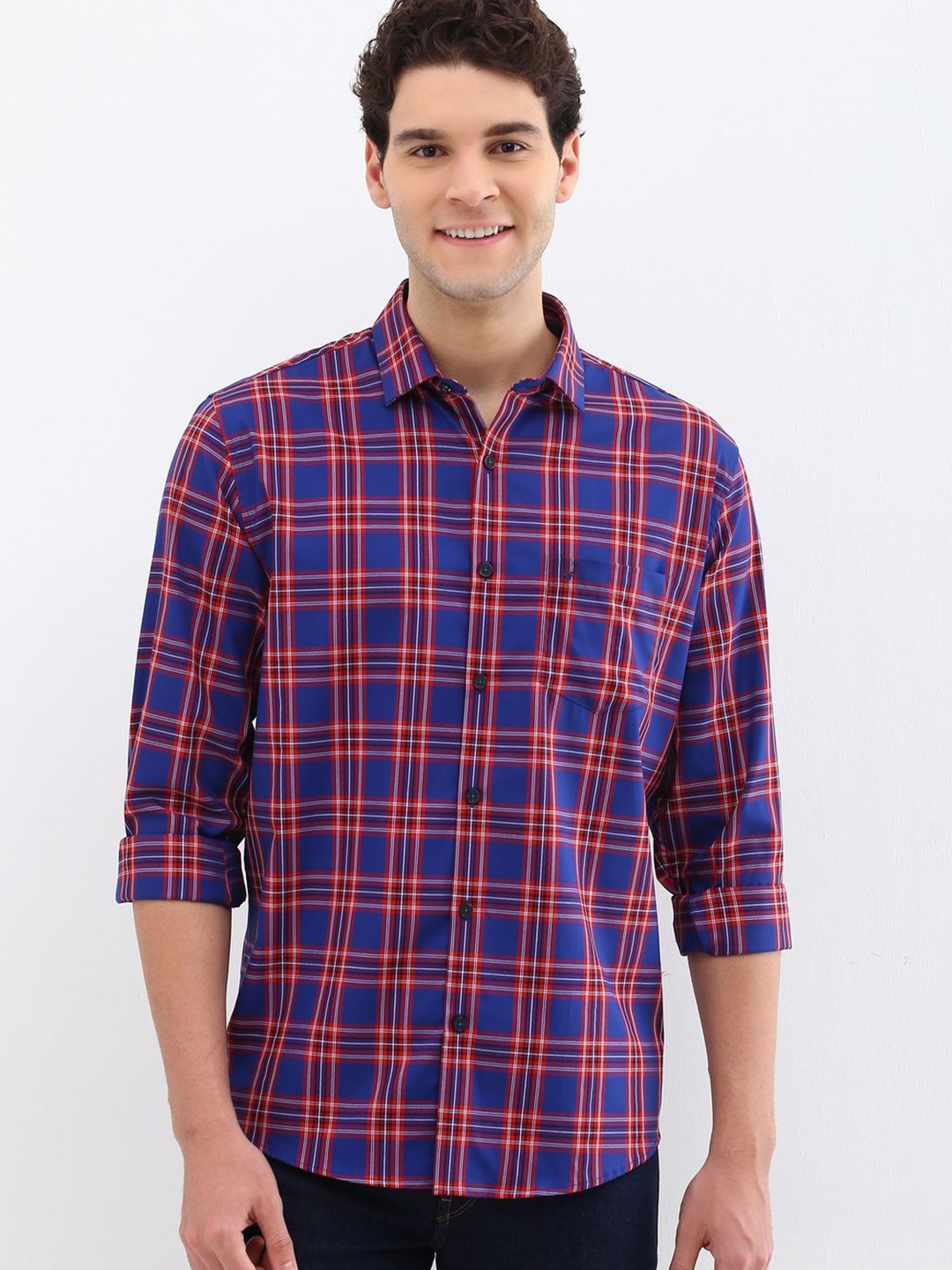 

Allen Solly Men Slim Fit Opaque Checked Casual Shirt, Blue