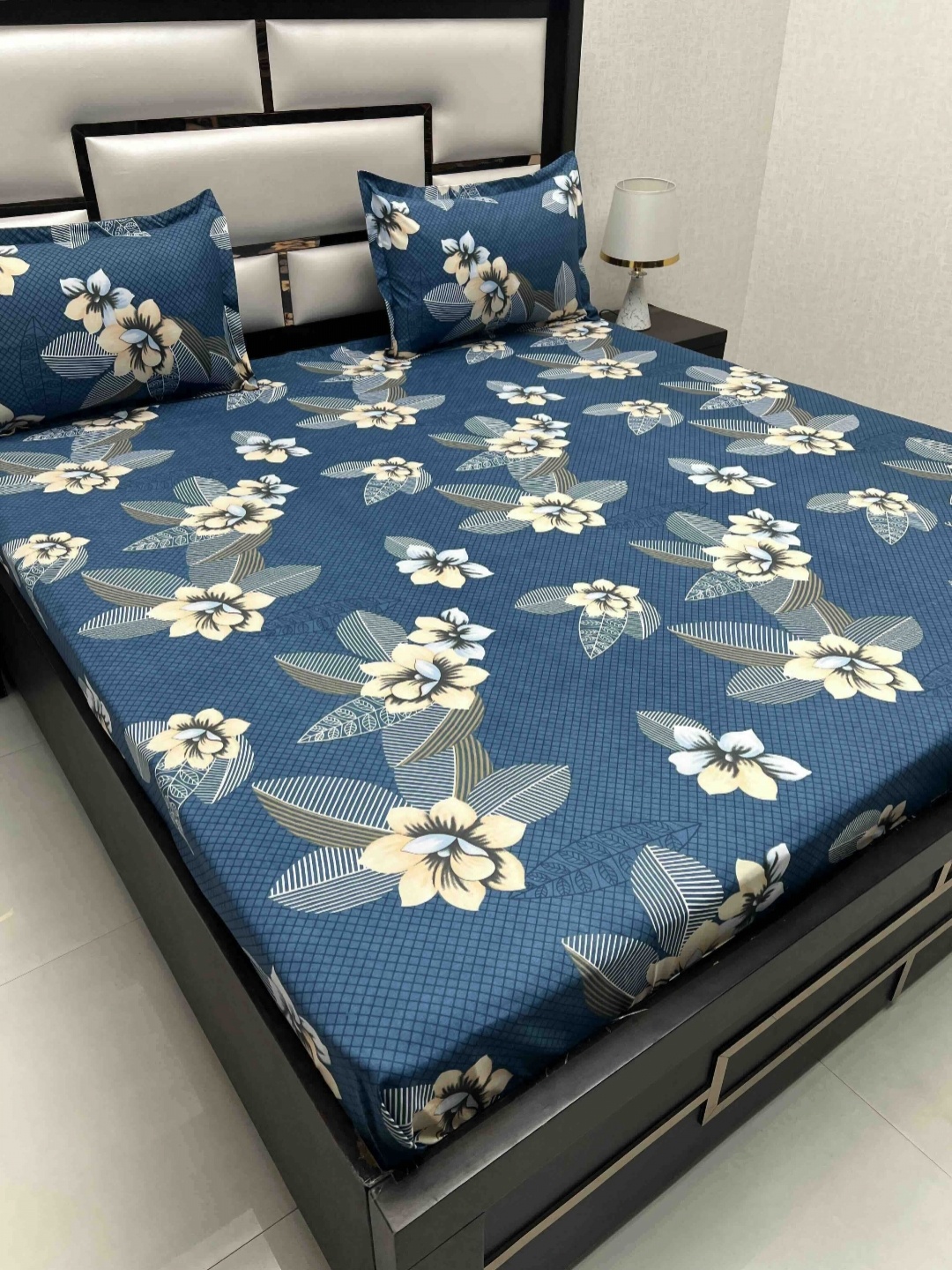 

Pure Decor Queen Size Double Bedsheet With 2 Pillow Covers 2.28m X 2.54m, Blue