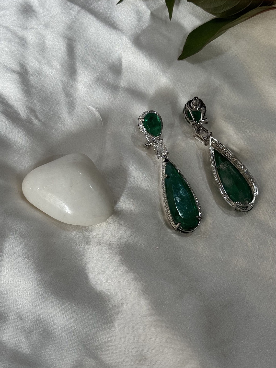 

The Jewellery Tale Contemporary Drop Earrings, Green